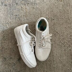 Vans old skool triple white